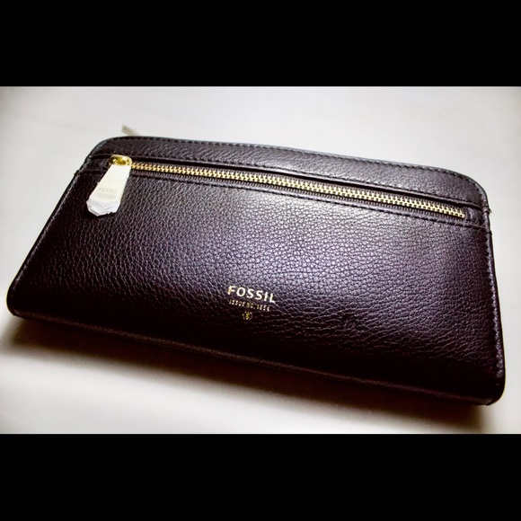 Fossil Zip Clutch Wallet - Picture 2 of 6